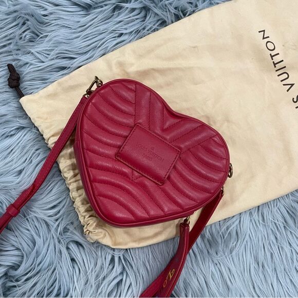 Louis Vuitton |limited edition| new wave heart crossbody bag love lock quilted - Picture 3 of 16